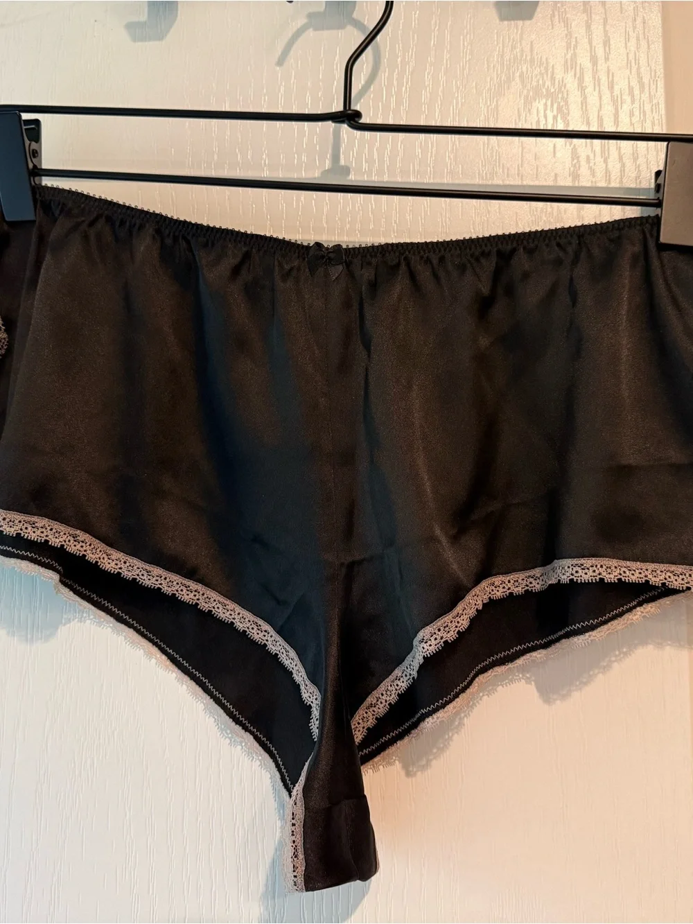 Victoria's Secret Black Sheer Cami with Tan Lace - Picture 4 of 6